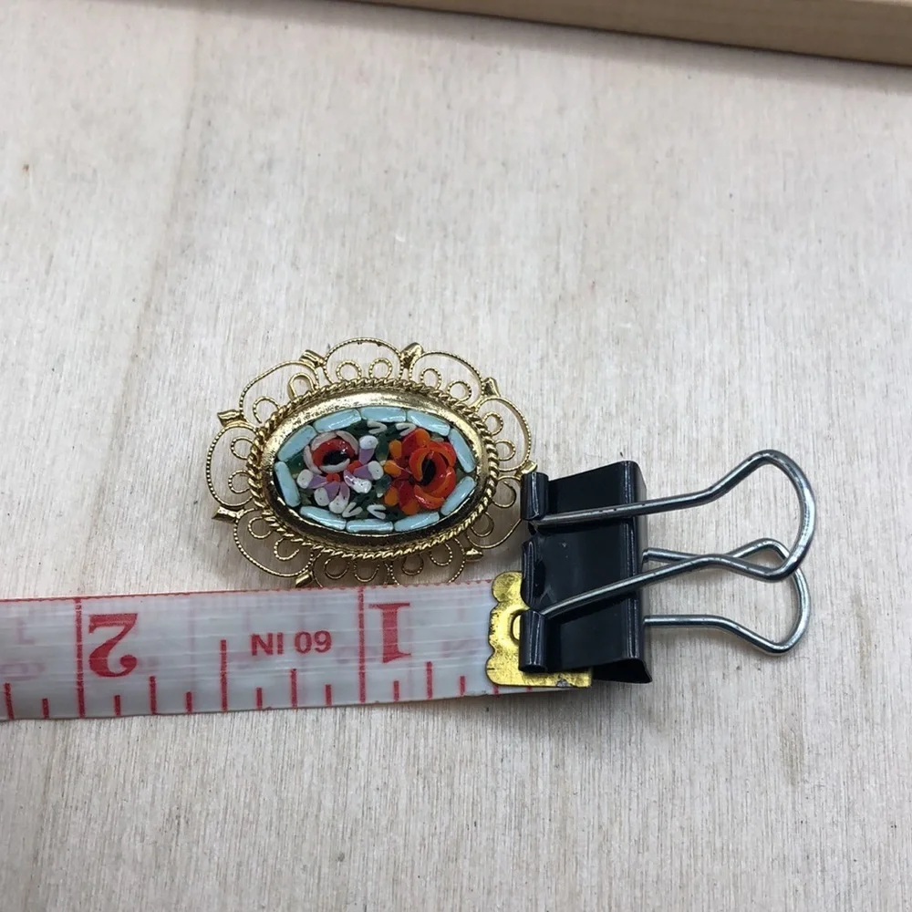 Vintage  Micro Mosaic Oval Floral Flower Brooch Gold Tone Artisan Work - Picture 4 of 5